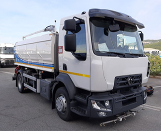 camion d'entretien des routes renault blanc pour convoyage>